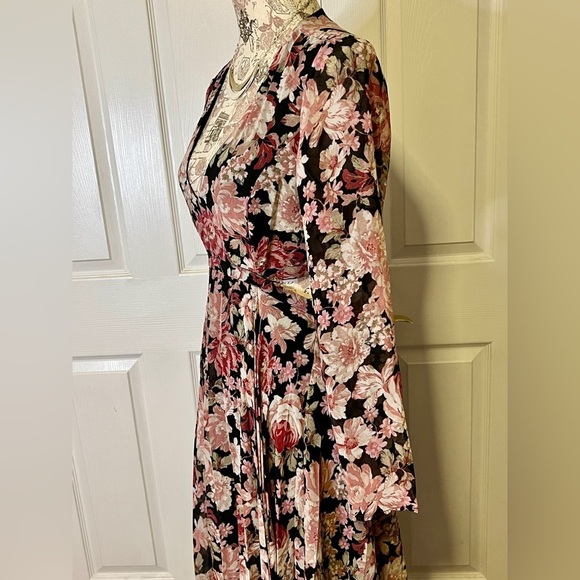 BARDOT‎ Mauve and black floral cutout maxi dress size 6. - Picture 11 of 16